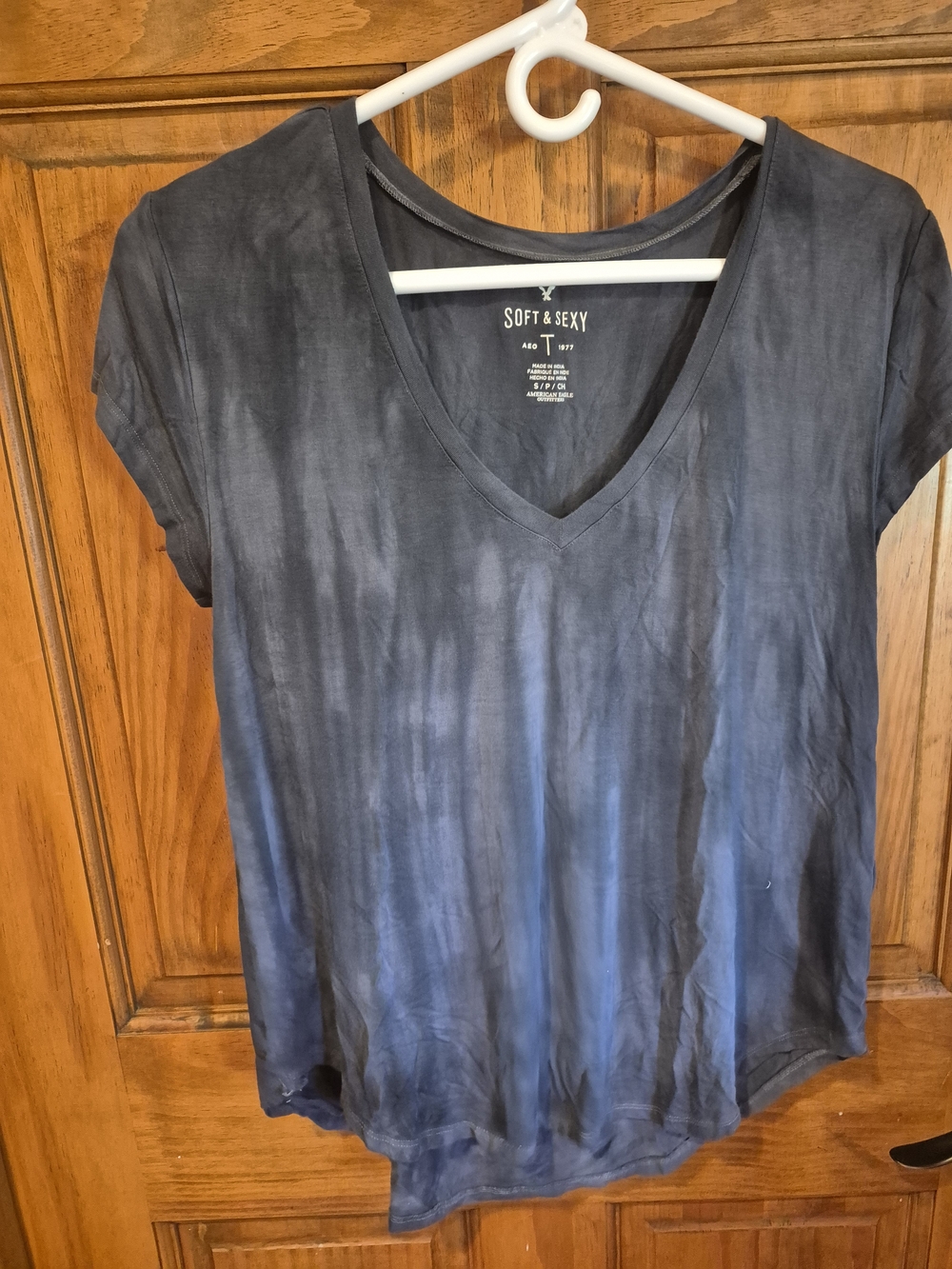 American Eagle Outfitters Soft & Sexy V-Neck Tee in Charcoal/Slate